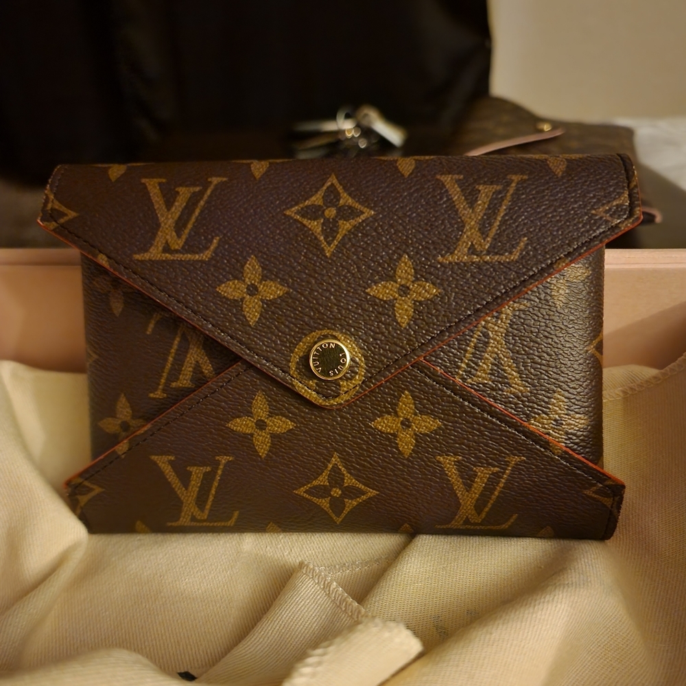 Louis Vitton Kiragami Medium Pochette *****SOLD ON MERCARI*****